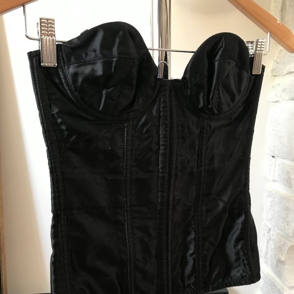 Black Corset - Frederick's of Hollywood - Picture 2 of 6